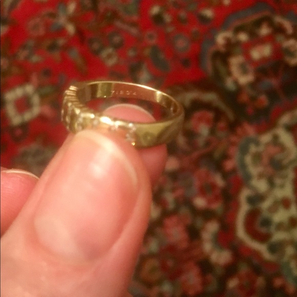 Gold & Diamond Ring - Picture 6 of 7